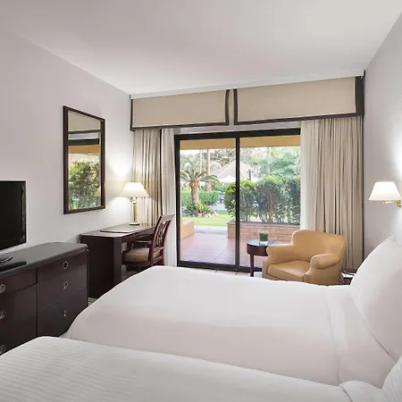 Hilton Cairo Heliopolis Hotel Exterior foto A room at the hotel
